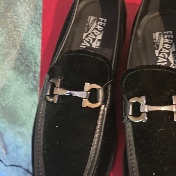 Shoe - Picture 2 of 8